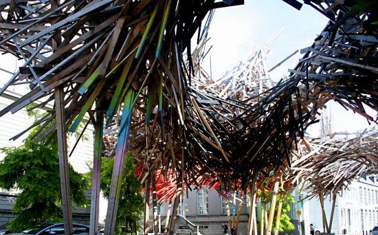 Sculpture rue de Nimy